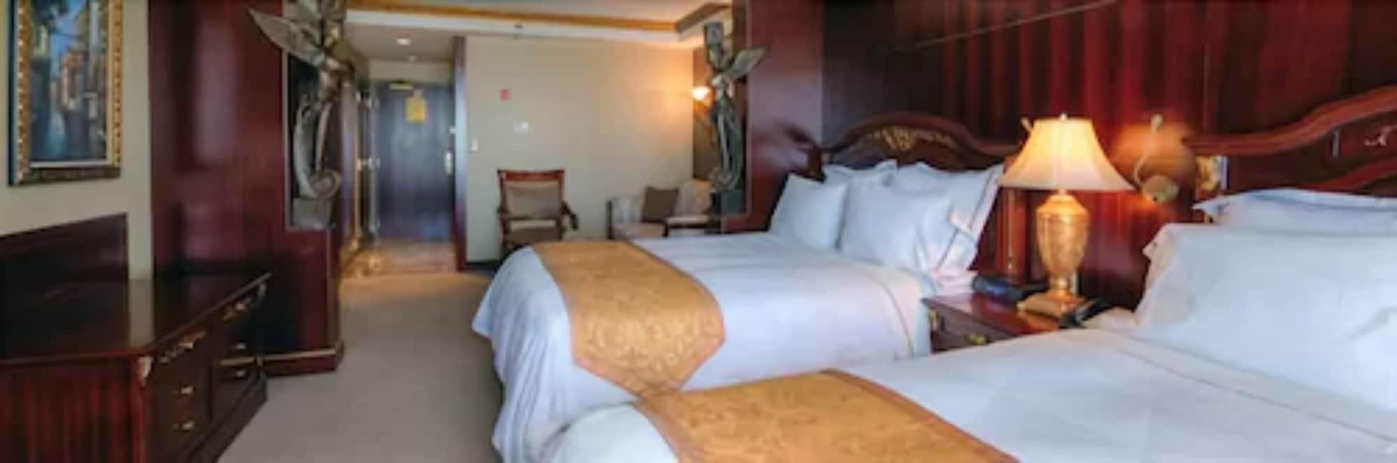Radisson Toronto Airport West Hotel 4*