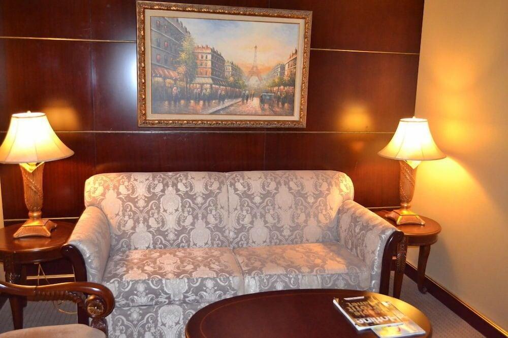 Radisson Toronto Airport West Hotel
